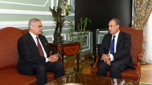 وزير الخارجية يستقبل رئيس اللجنة الوطنية لشئون اللاجئين