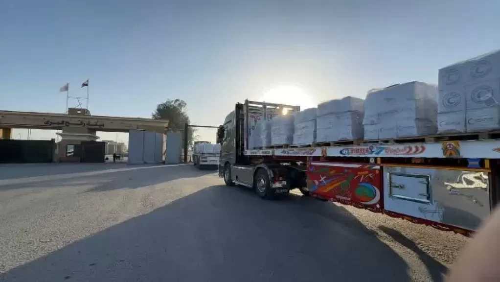 الهلال الأحمر يدفع بأكثر من 5,060 طنًا من المساعدات الإنسانية الشاملة إلى الأشقاء الفلسطينيين