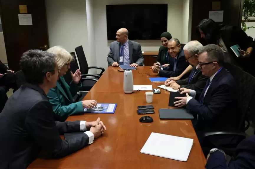 وزير الخارجية يلتقي المدير المنتدب للوكالة الدولية لضمان الاستثمار