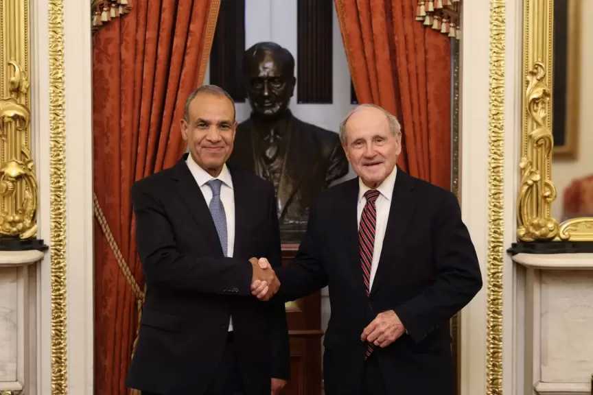 وزير الخارجية يؤكد أهمية تعزيز التعاون الاقتصادي والتجاري والاستثماري مع الولايات المتحدة