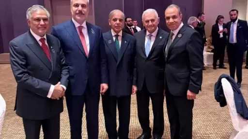 وزير الخارجية يلتقي مع رئيس وزراء باكستان ووزيري خارجية باكستان وتركيا في لقاء جانبي على هامش منتدى أنطاليا الدبلوماسي