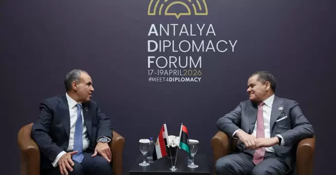 وزير الخارجية يؤكد للدبيبة الموقف المصري الداعم للدولة الليبية واستقرارها