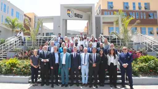 وفد برلماني ألماني رفيع المستوى في ضيافة جامعة ساكسوني مصر لتعزيز شراكات التعليم التكنولوجي