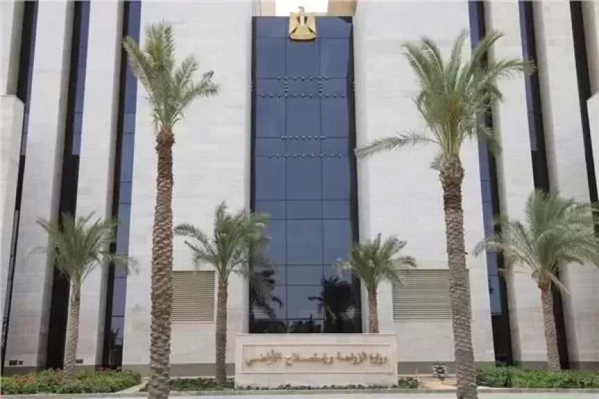 «الزراعة» تحذر من تداول منشورات مزيفة منسوبة للجنة مبيدات الآفات الزراعية