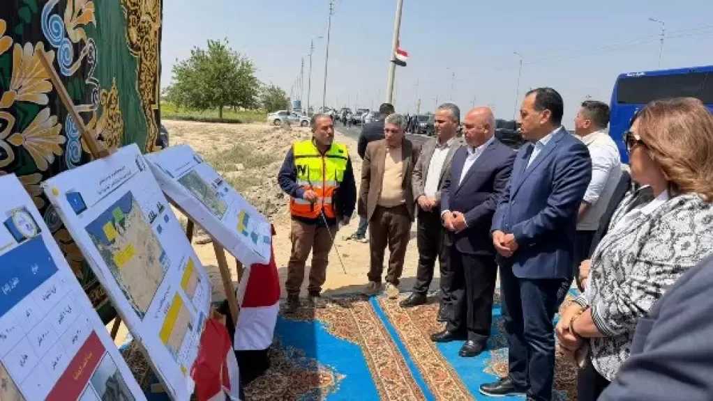 رئيس الوزراء يتفقد أعمال تطوير ورفع كفاءة أحد الطرق خارج مسار زيارته بشمال سيناء