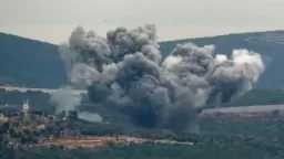 إعادة فتح جسرين رئيسيين قصفهما جيش الاحتلال الإسرائيلي جنوبي لبنان