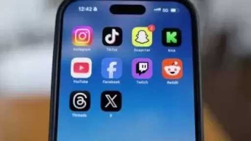 خبير رقمي: 40% من محتوى السوشيال ميديا لمصادر مجهولة