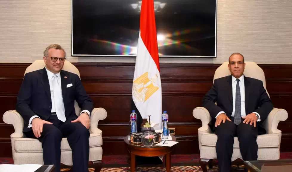 وزير الخارجية يبحث مع كبير مستشاري ترامب مستجدات الأوضاع في الشرق الأوسط وإفريقيا| صور