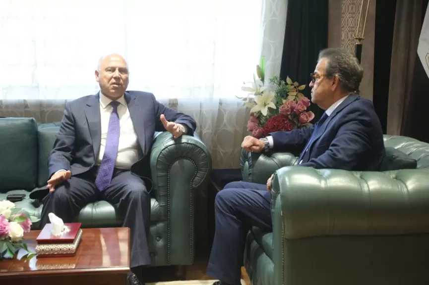 لتعزيز كفاءة سلاسل الإمداد الدوائي.. وزير الصحة يستقبل وزير النقل لبحث عدد من ملفات التعاون