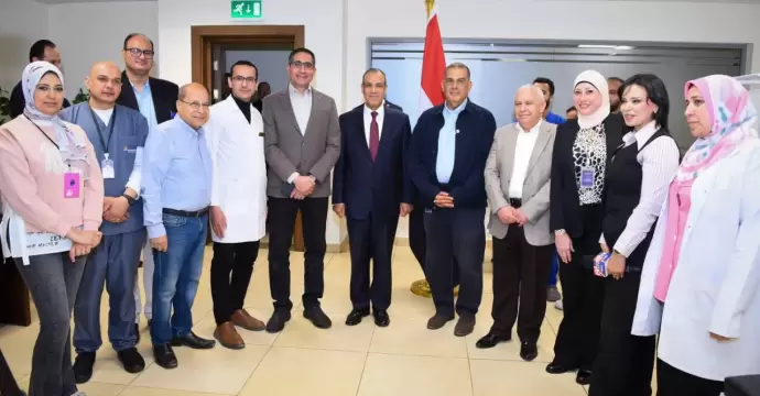 وزير الخارجية يفتتح حملة للتبرع بالدم بمقر وزارة الخارجية لمستشفى 57357