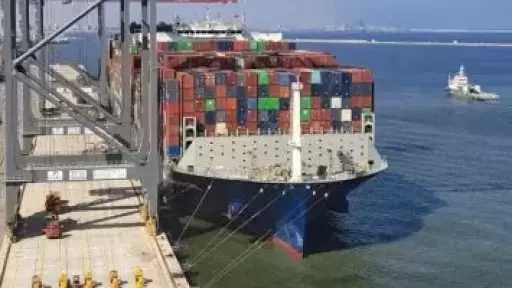 إسكندرية للحاويات تعيد هيكلة محفظة المليار جنيه وتتخارج من موانئ مصر