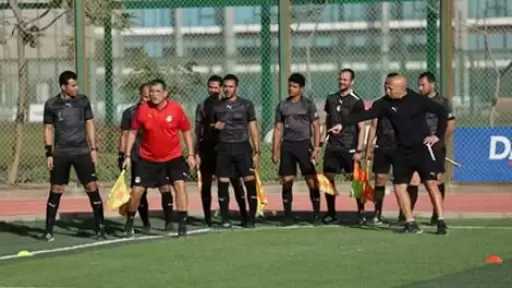 رويز يواصل جولاته لتطوير الحكام.. ويعقد محاضرات فنية بمعسكر بورسعيد