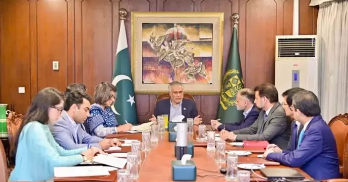 وزير الخارجية يؤكد استمرار الجهود لتسهيل المحادثات الإيرانية الأمريكية