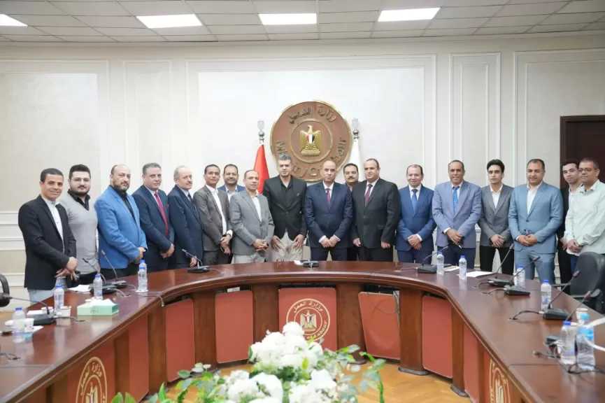 وزير العمل يلتقي محرري ملف العمل بالصحف ويستعرض جهود الوزارة في التدريب والتشغيل والحماية الاجتماعية| صور