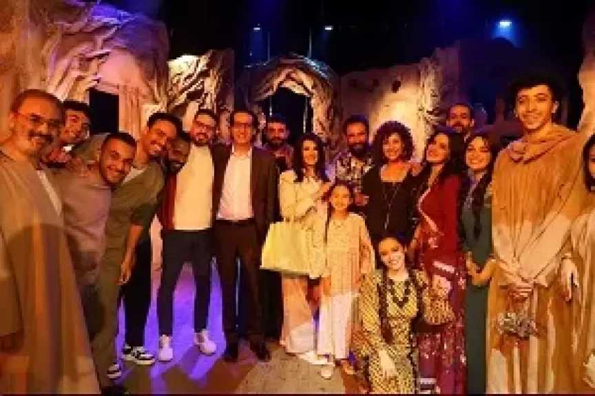 أبرزهم منى الشاذلي وحنان مطاوع.. فنانون وإعلاميون يشيدون بعرض «متولي وشفيقة»