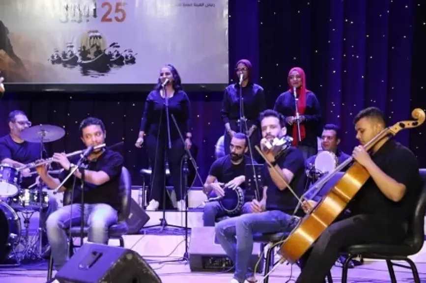 بالأغاني الوطنية.. قصور الثقافة تحتفل بالذكرى 44 لتحرير سيناء على مسرح السامر