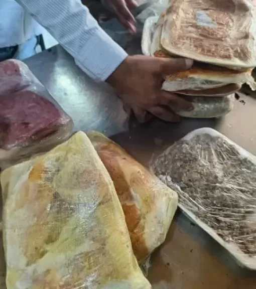 خط أحمر