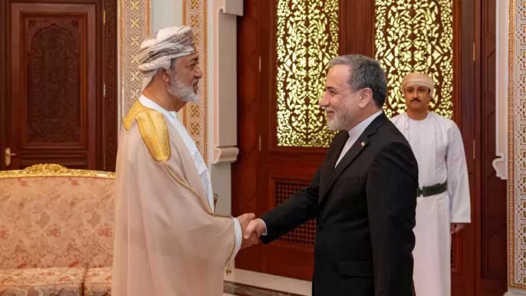 سلطان عمان يبحث مع عراقجي تطورات المنطقة ويدعو لتغليب الحوار
