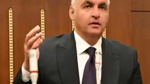 النائب سيف زاهر ينتقد ظاهرة المراهنات الرياضية: اليوم يبيع اللاعب نادي وغدا سيبيع بلده