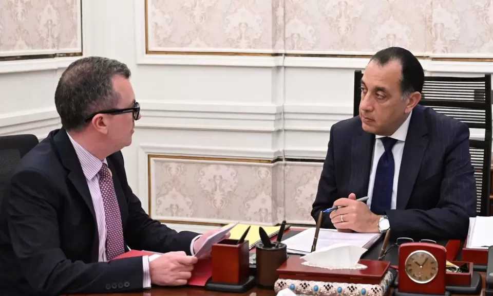 رئيس الوزراء يستعرض مع وزير التخطيط تطورات الاقتصاد العالمي ونتائج المشاركة في اجتماعات صندوق النقد والبنك الدوليين