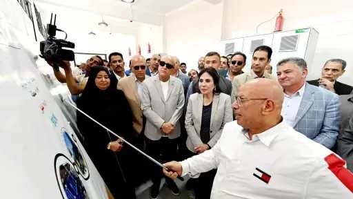 وزيرة الإسكان ومحافظ الأقصر يفتتحان مشروعات صرف صحي بمركز أرمنت