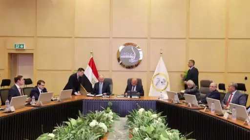 وزير النقل ومساعد الرئيس الروسي يوقعان مذكرة تفاهم لتعزيز التعاون الثنائي في مجال النقل البحري التجاري