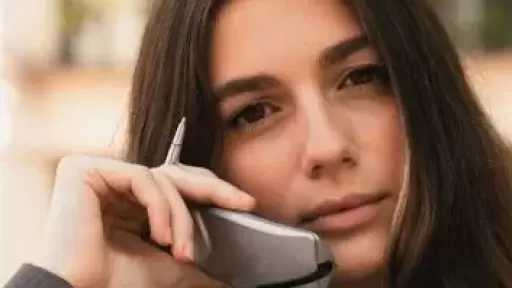 6 قواعد إتيكيت لإنهاء المكالمات الطويلة بأسلوب لبق وذكى