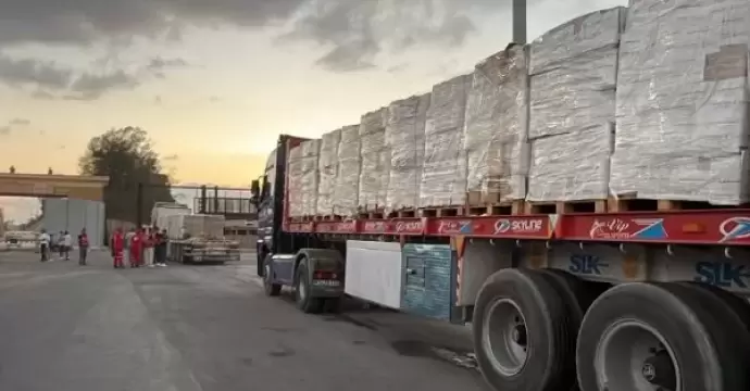 قافلة ”زاد العزة” الـ 184 تدخل إلى الفلسطينيين في قطاع غزة