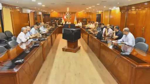 محافظ أسيوط يوجه بسرعة تنفيذ إجراءات تقنين أراضي الدولة والتصالح ببعض مخالفات البناء