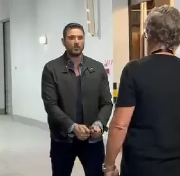 خط أحمر
