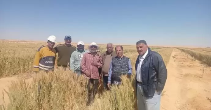 ”الزراعة” تستعرض الجهود والأنشطة البحثية والإرشادية والخدمية والميدانية لمركز بحوث الصحراء
