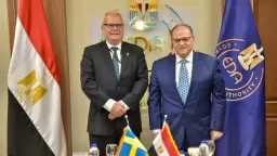 سفير السويد : ندعم مكانة مصر كمركز إقليمي رائد في الصناعات الدوائية