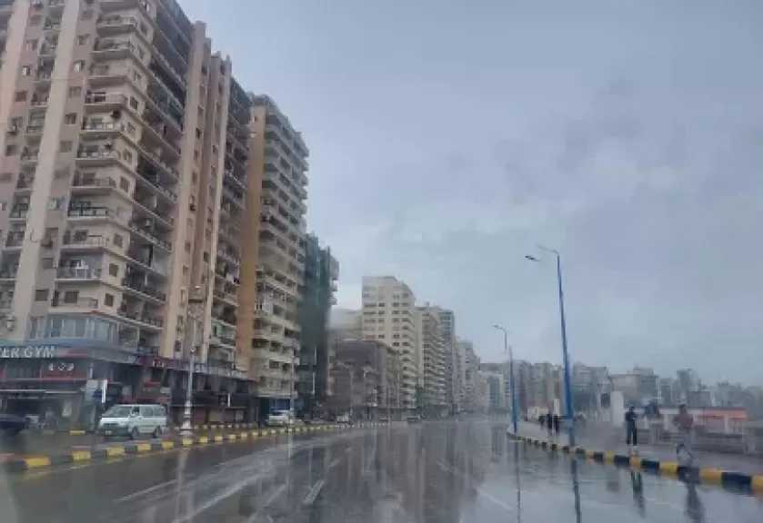 شركة الصرف الصحي بالإسكندرية ترفع درجة الاستعداد والطوارئ لمواجهة الأمطار