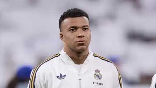 مبابي يثير القلق في ريال مدريد قبل الكلاسيكو