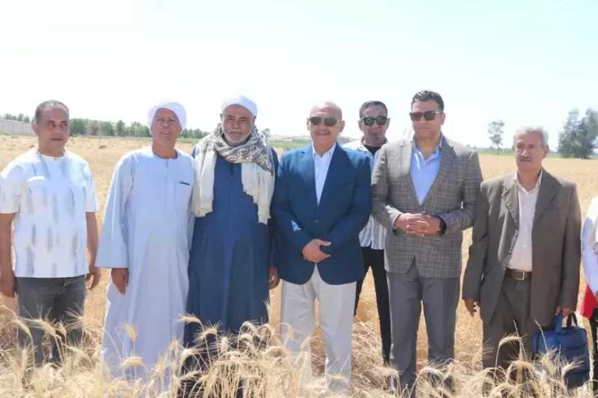 محافظ السويس يشهد احتفالية حصاد القمح.. ويؤكد: دعم كامل للمزارعين