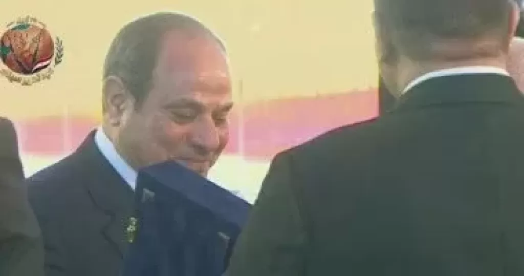 خط أحمر