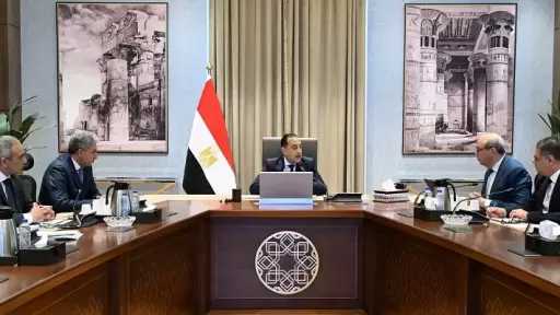 مدبولي: تيسير الإجراءات المتعلقة بدخول السائحين وخروجهم عبر جميع المطارات والمنافذ المختلفة