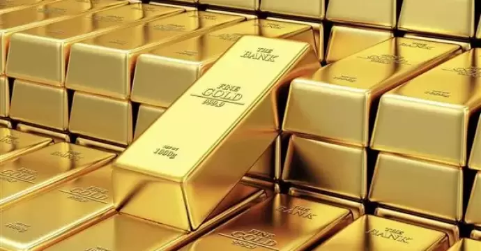 الذهب يرتفع نحو 2% مع تراجع الدولار عالميًا