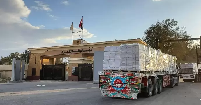 الهلال الأحمر المصري يطلق قافلة «زاد العزة» الـ190 لدعم الأشقاء الفلسطينيين.. صور