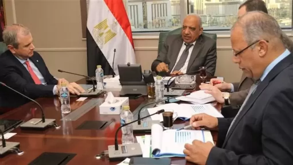 خط أحمر