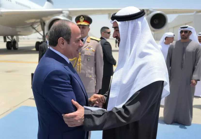 محمد بن زايد يصطحب الرئيس السيسي لمطار أبو ظبي الدولي لتوديعه عقب انتهاء زيارته للإمارات
