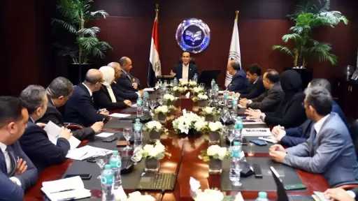 الرئيس التنفيذي للهيئة العامة للاستثمار والمناطق الحرة يتابع خطط التوسع بالمناطق الحرة والاستثمارية