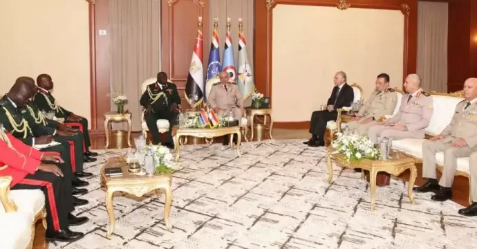 رئيس الأركان يبحث مع نظيره الجامبي آخر المستجدات على الساحة والتعاون العسكري المشترك