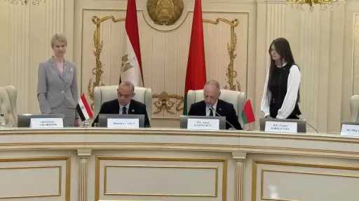 وزير الاستثمار يوقع بروتوكول تعاون شامل مع نظيره البيلاروسي لتعزيز التكامل الاستثماري والتبادل التجاري