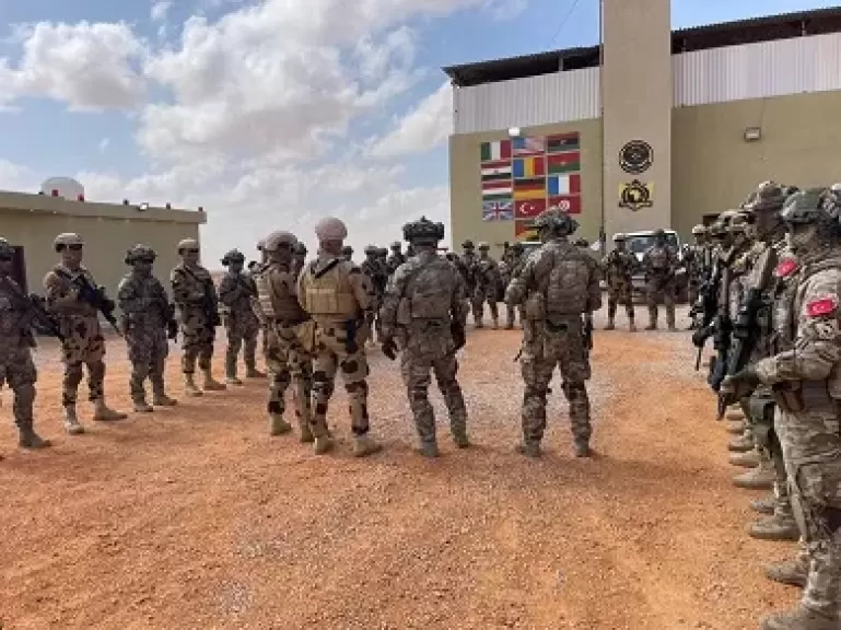 خط أحمر