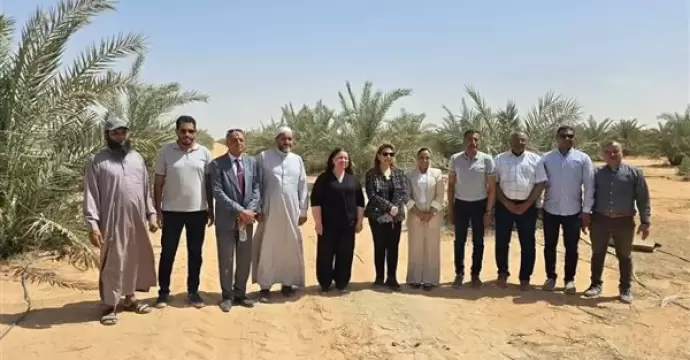نائبة وزيرة التضامن تتفقد مزرعة الجمعية الشرعية بالداخلة في الوادي الجديد