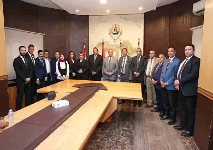 خط أحمر