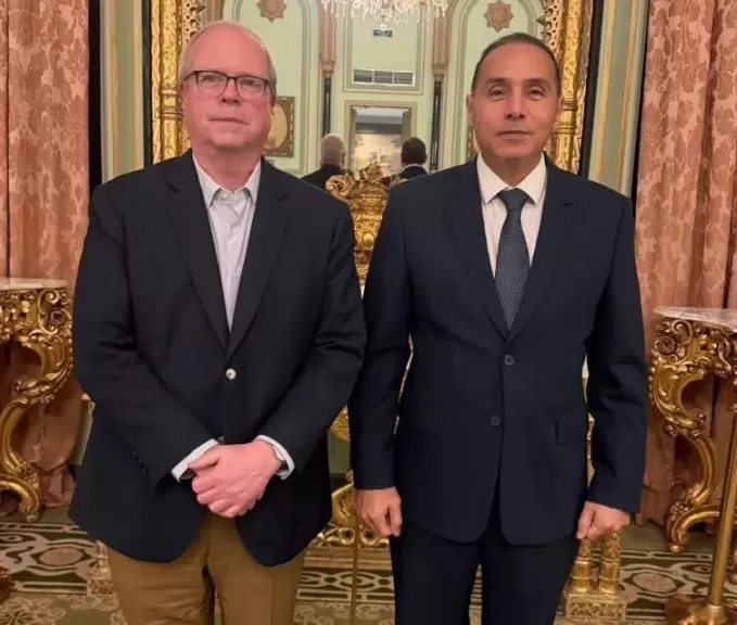 خط أحمر