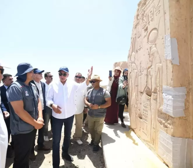خط أحمر