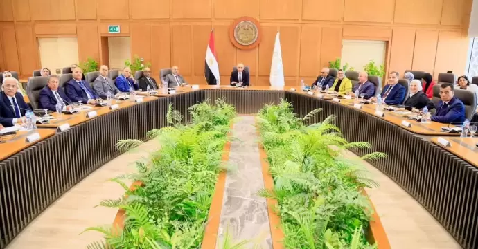 وزير التربية والتعليم يستعرض الاستعدادات لامتحانات الثانوية العامة.. 613 مجمعًا امتحانيًا يضم 2032 لجنة على مستوى الجمهورية